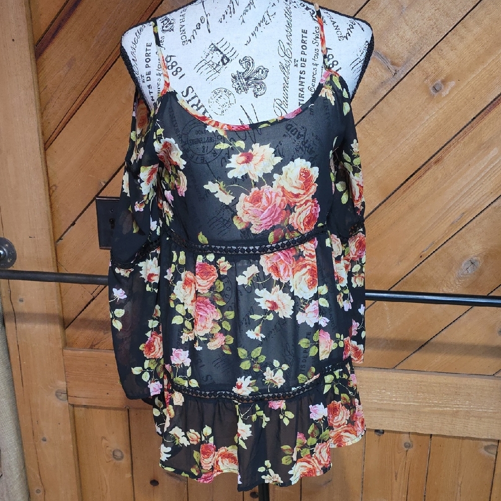 Paper Crane Black Floral Cold Shoulder Chiffon Boho Blouse Small Lace Trim‎